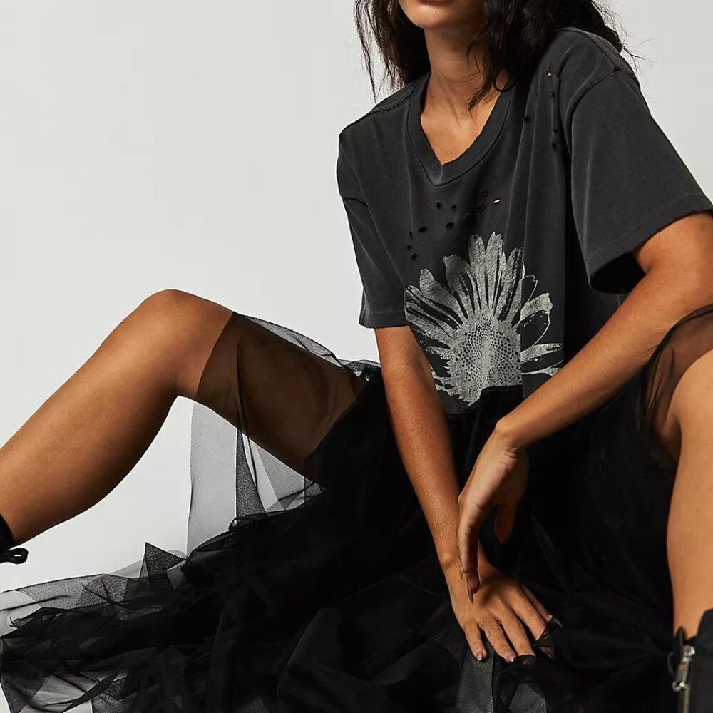 ISO Free People Sunflower Tulle Skirt Tee Size XS or S - Picture 4 of 4